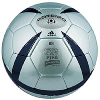 Offizieller Spielball der EURO 2004