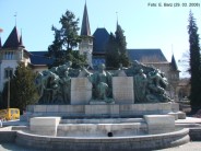 Helvetiaplatz mit Welttelegrafen-Denkmal und Historischem Museum