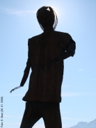 Skulptur vor dem Stadion in Wals-Siezenheim