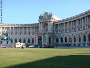 Nationalbibliothek mit Prinz-Eugen-Denkmal